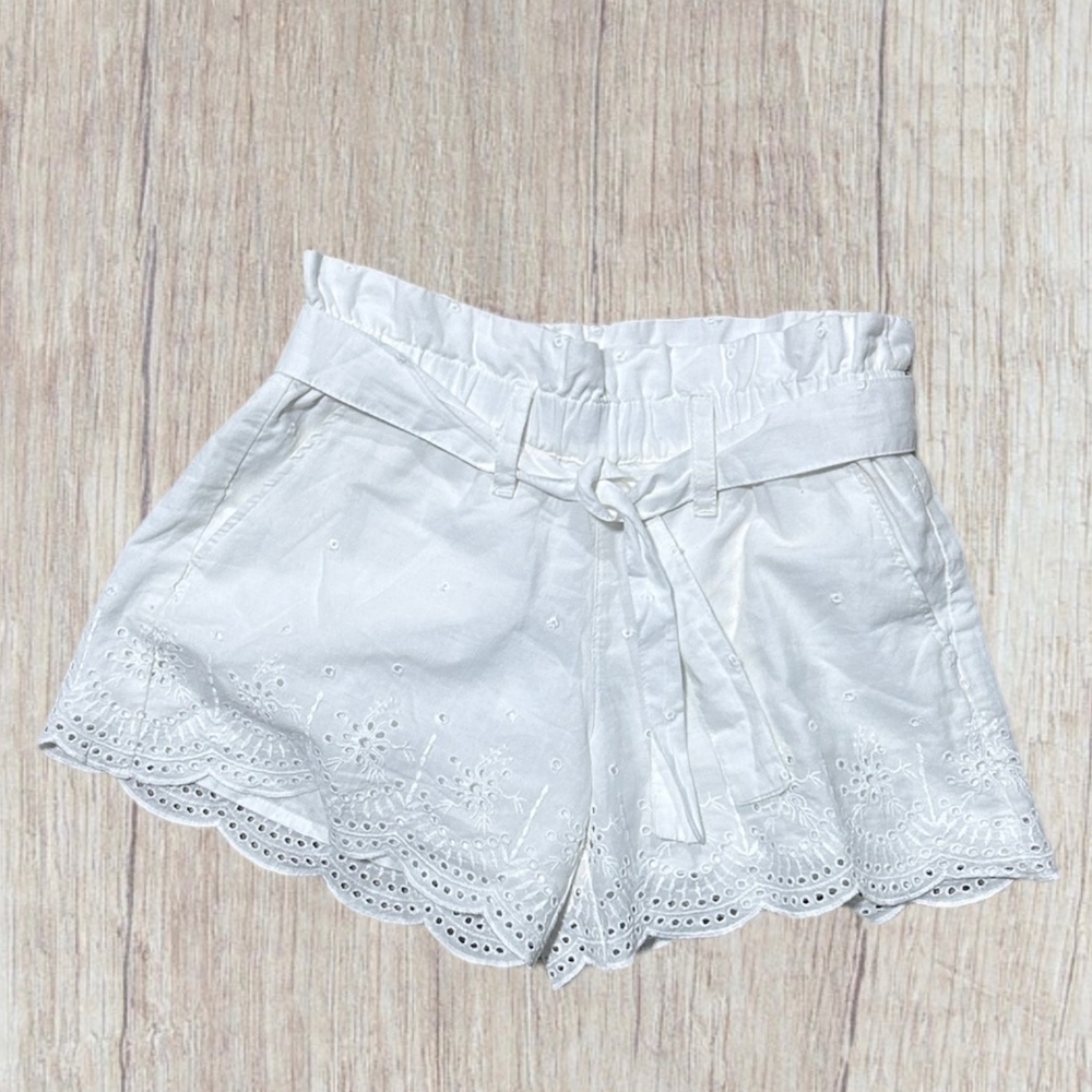 XS 4-5 NWT Gap Paper Bag Scalloped Shorts